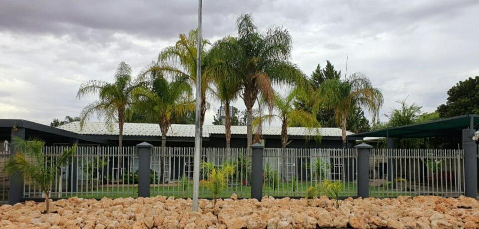Tehillah Guesthouse Upington Exteriér fotografie