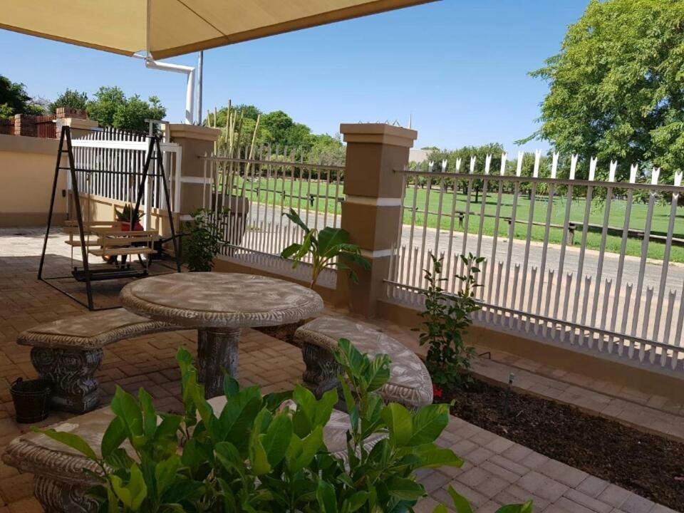 Tehillah Guesthouse Upington Exteriér fotografie